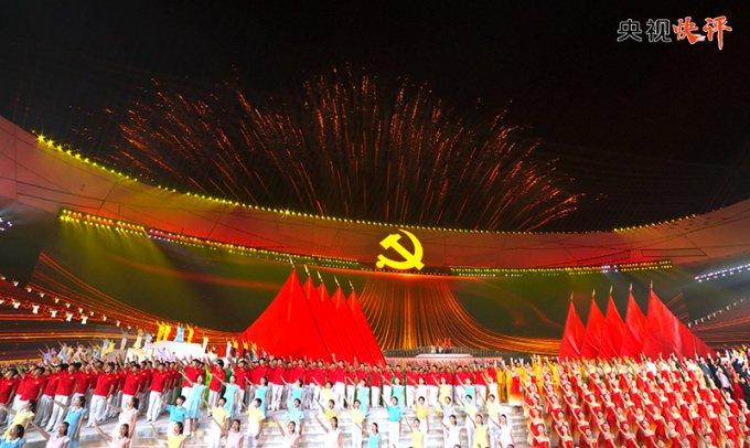 有一辆豪车，怎么在朋友圈发图才不会被觉得炫富？游戏画面